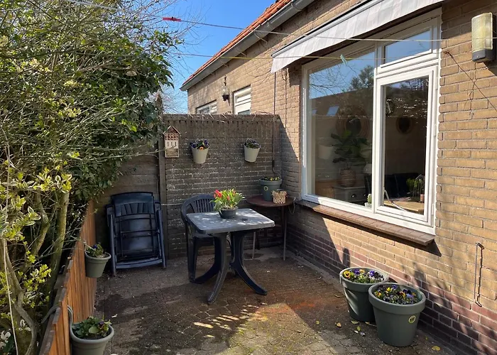 In Egmond Op Loopafstand & Centrum شقة *